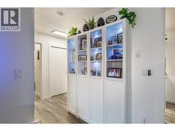 Beautfil wall unit - 