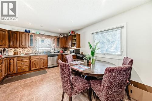 176 Hendon Drive Nw, Calgary, AB - Indoor