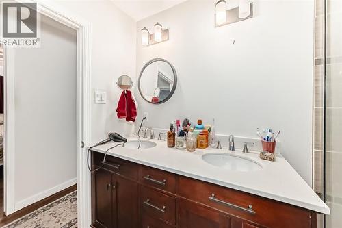 176 Hendon Drive Nw, Calgary, AB - Indoor Photo Showing Bathroom