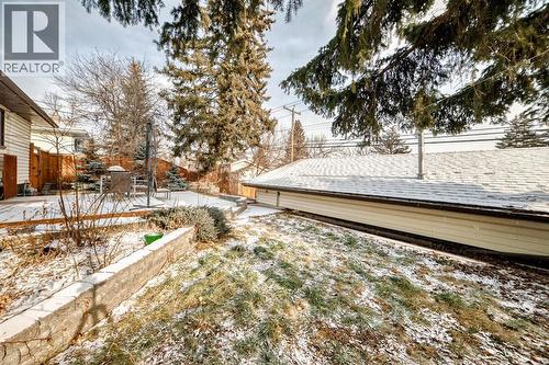 176 Hendon Drive Nw, Calgary, AB - Outdoor