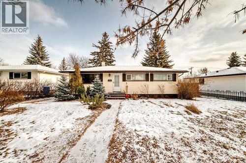 176 Hendon Drive Nw, Calgary, AB - Outdoor