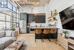 303 - 637 LAKE SHORE BOULEVARD W  Toronto, ON M5V 3J6