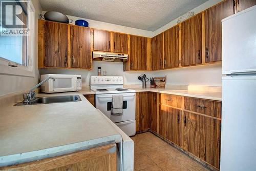 95 Falton Way Ne, Calgary, AB - Indoor Photo Showing Kitchen