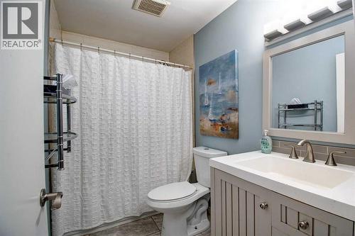 95 Falton Way Ne, Calgary, AB - Indoor Photo Showing Bathroom