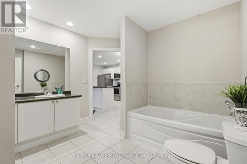 610 - 399 Elizabeth Street, Burlington, ON - Indoor Photo Showing Bathroom