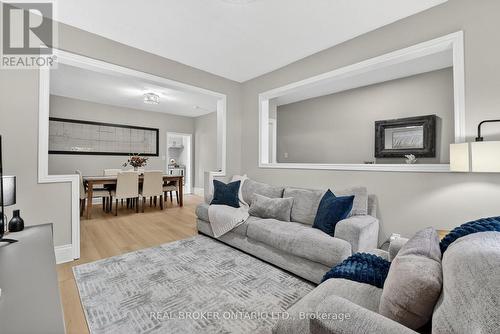 56 Francis Street, Hamilton, ON - Indoor Photo Showing Living Room