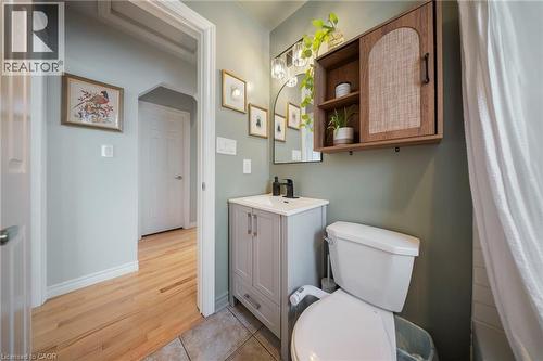 435 Waverly Street, Hamilton, ON - Indoor Photo Showing Bathroom