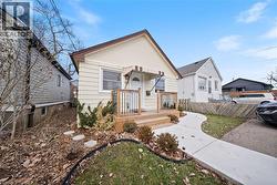 435 WAVERLY Street  Hamilton, ON L8H 6R5