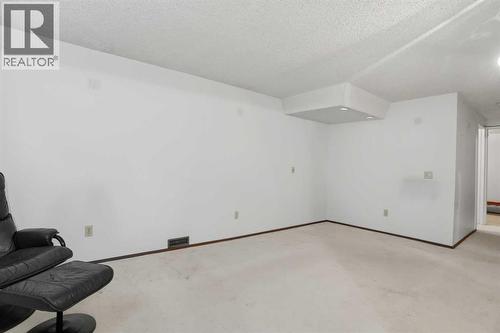 5224 5 Avenue Se, Calgary, AB - Indoor Photo Showing Other Room