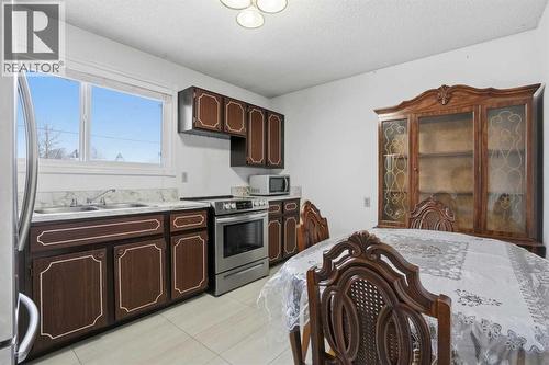 5224 5 Avenue Se, Calgary, AB - Indoor Photo Showing Other Room