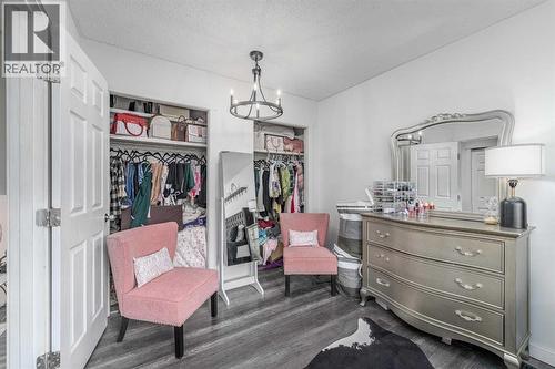 1347 Berkley Drive Nw, Calgary, AB - Indoor