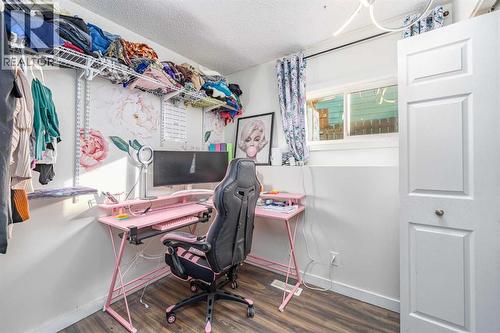 1347 Berkley Drive Nw, Calgary, AB - Indoor Photo Showing Office