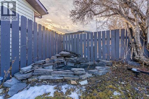 1347 Berkley Drive Nw, Calgary, AB - Outdoor