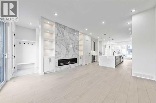 1417 42 Street Sw, Calgary, AB - Indoor With Fireplace