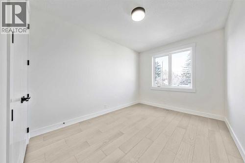 1417 42 Street Sw, Calgary, AB - Indoor Photo Showing Other Room
