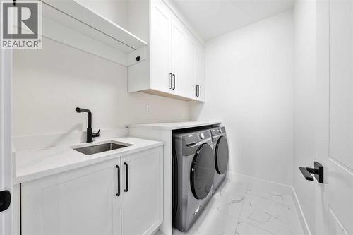 1417 42 Street Sw, Calgary, AB - Indoor Photo Showing Laundry Room