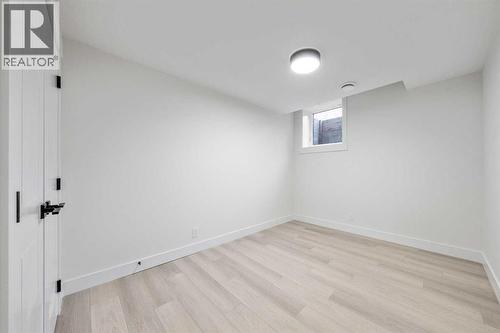 1417 42 Street Sw, Calgary, AB - Indoor Photo Showing Other Room