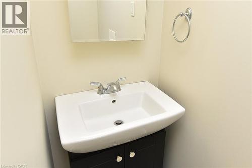 2258 Empire Crescent, Burlington, ON - Indoor Photo Showing Bathroom