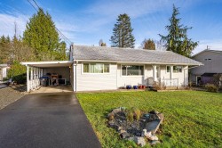 2114 McKenzie Ave  Comox, BC V9M 1M7
