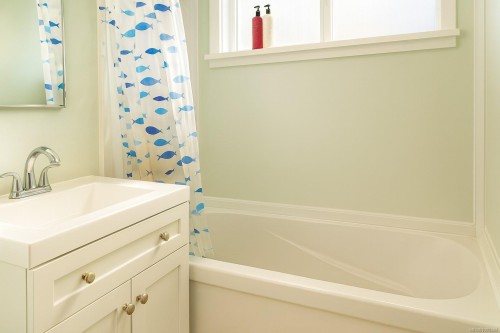 2114 Mckenzie Ave, Comox, BC 