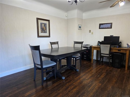 2114 Mckenzie Ave, Comox, BC 