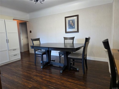 2114 Mckenzie Ave, Comox, BC 