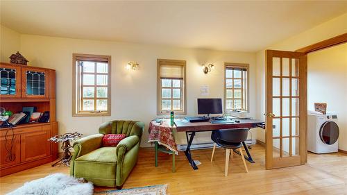 4581 Samuelson Road, Canyon, BC - Indoor Photo Showing Office