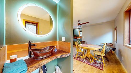 4581 Samuelson Road, Canyon, BC - Indoor