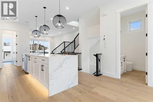 234 25 Avenue Ne, Calgary, AB - Indoor