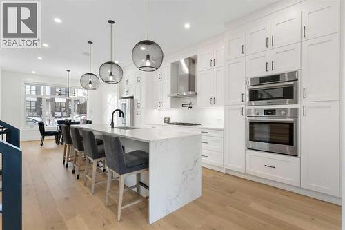 234 25 Avenue Ne, Calgary, AB - Indoor Photo Showing Kitchen With Upgraded Kitchen