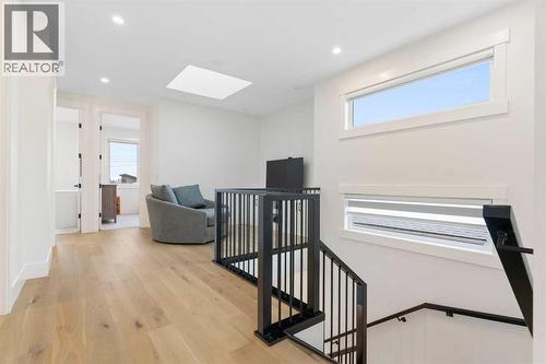 234 25 Avenue Ne, Calgary, AB - Indoor Photo Showing Other Room