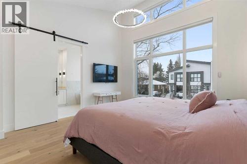 234 25 Avenue Ne, Calgary, AB - Indoor Photo Showing Bedroom
