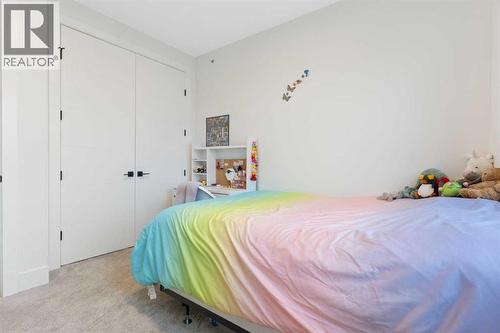 234 25 Avenue Ne, Calgary, AB - Indoor Photo Showing Bedroom