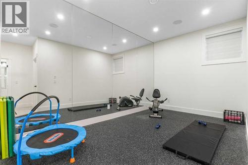 234 25 Avenue Ne, Calgary, AB - Indoor Photo Showing Gym Room