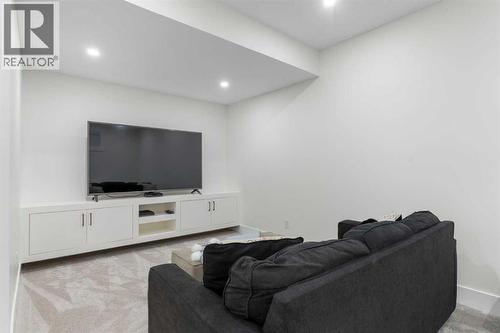 234 25 Avenue Ne, Calgary, AB - Indoor