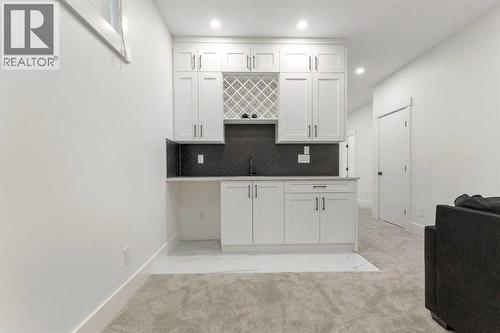 234 25 Avenue Ne, Calgary, AB - Indoor Photo Showing Other Room