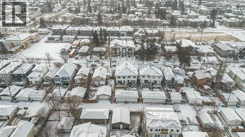 234 25 Avenue Ne, Calgary, AB - Outdoor