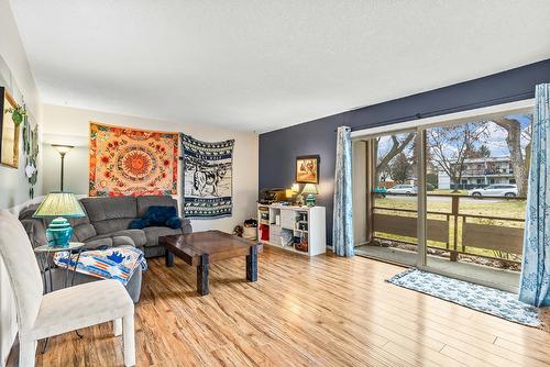 103A-880 Badke Road, Kelowna, BC - Indoor Photo Showing Living Room With Fireplace