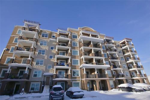 #301-975 VICTORIA  W Street  Kamloops, BC V2C 0C2