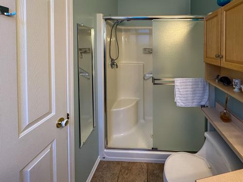 12-2 Royal Ann Court, Osoyoos, BC - Indoor Photo Showing Bathroom