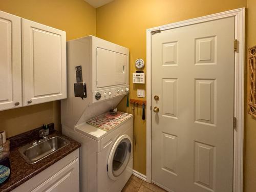 12-2 Royal Ann Court, Osoyoos, BC - Indoor Photo Showing Laundry Room