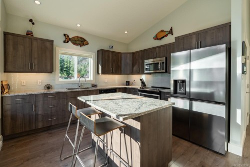 7420 Cottage Way, Lake Cowichan, BC 