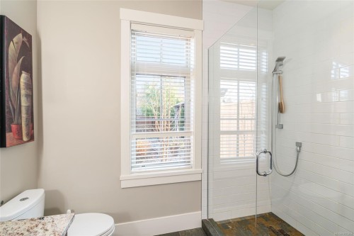 609 Prospect Pointe Dr, French Creek, BC 