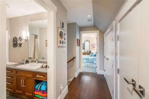 609 Prospect Pointe Dr, French Creek, BC 