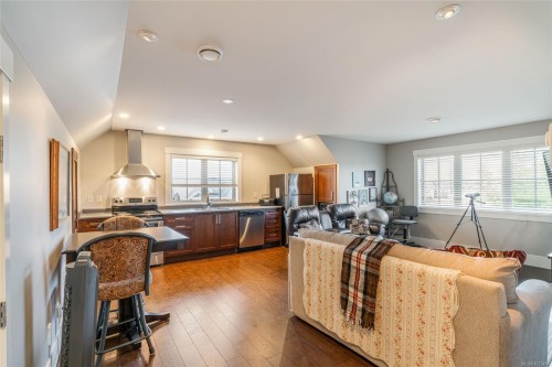 609 Prospect Pointe Dr, French Creek, BC 