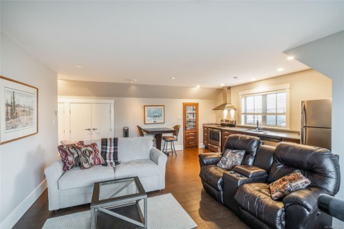 609 Prospect Pointe Dr, French Creek, BC 
