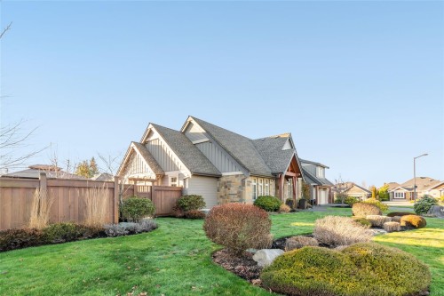 609 Prospect Pointe Dr, French Creek, BC 