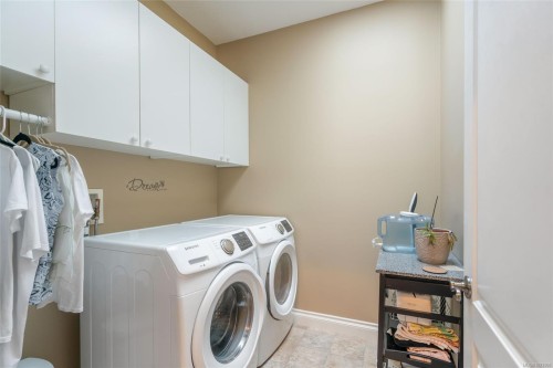 550 Falcon Crt, Parksville, BC 