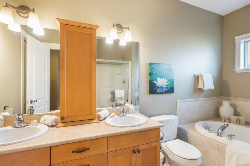 550 Falcon Crt, Parksville, BC 