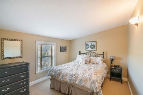 550 Falcon Crt, Parksville, BC 